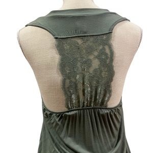 Daytrip lace sleeveless woman’s top size Small